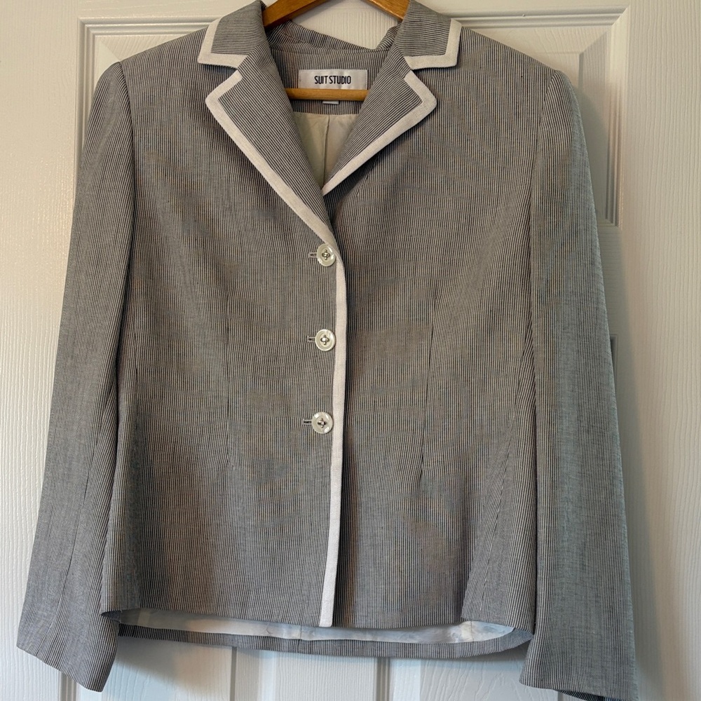 Suit Studio Grey Blazer with White Piping